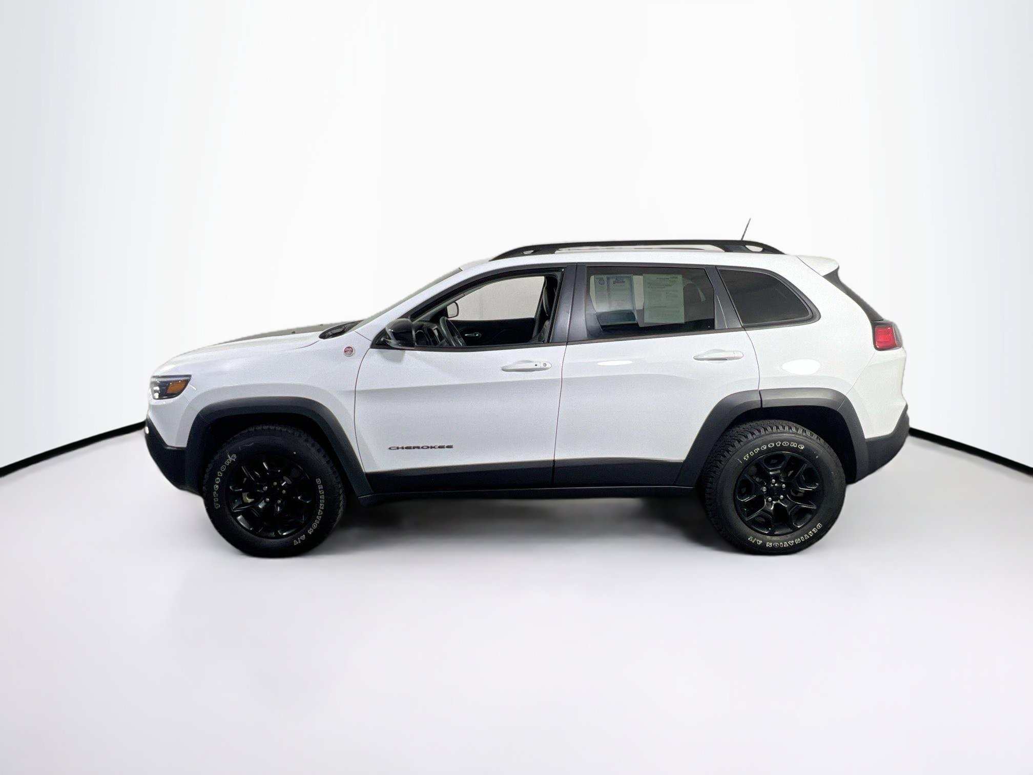 Used 2022 Jeep Cherokee Trailhawk w/ Trailer Tow Group AWD/4WD image 8