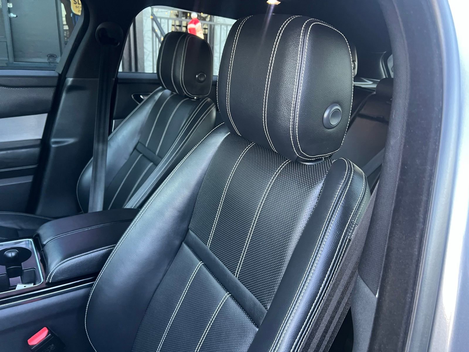 Used 2019 Land Rover Range Rover Velar R-Dynamic SE image 24