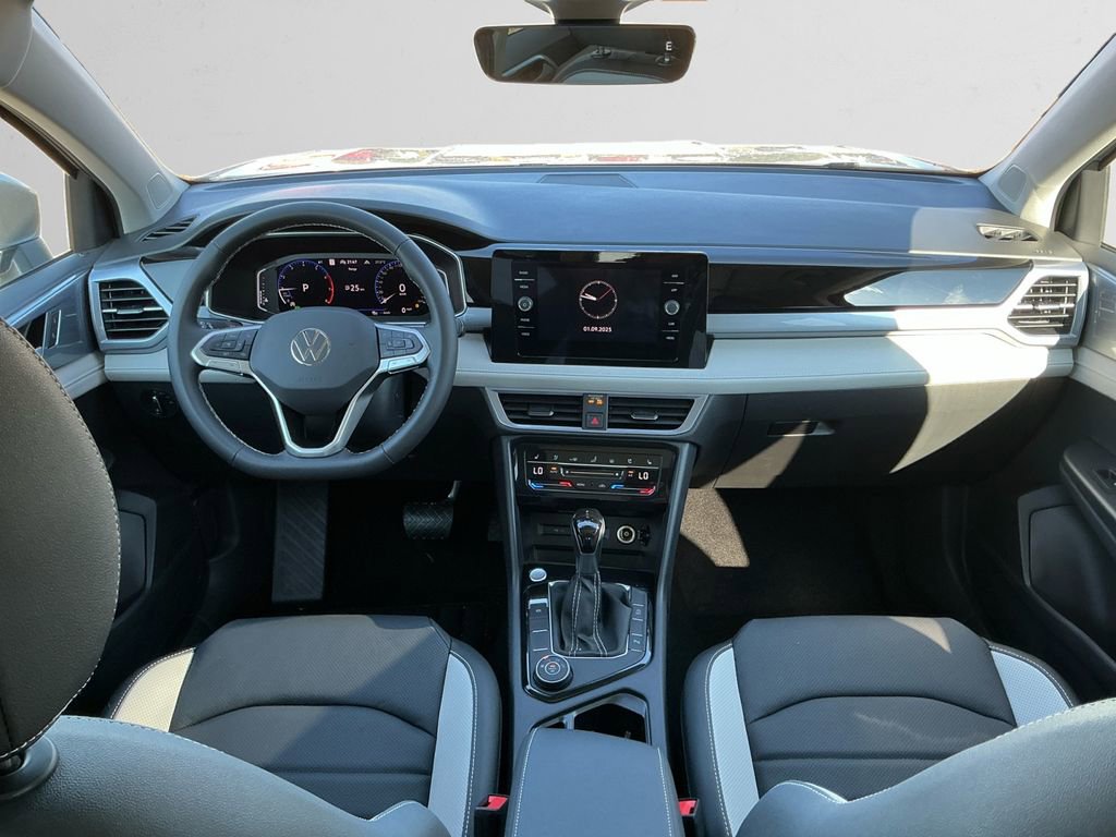 New 2025 Volkswagen Taos SEL image 10