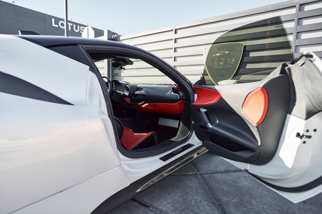 Used 2022 Ferrari SF90 Stradale image 35