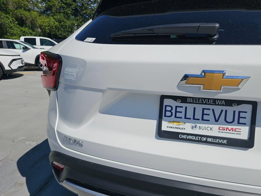 New 2026 Chevrolet Trax LT w/ Driver Confidence Package FWD image 16