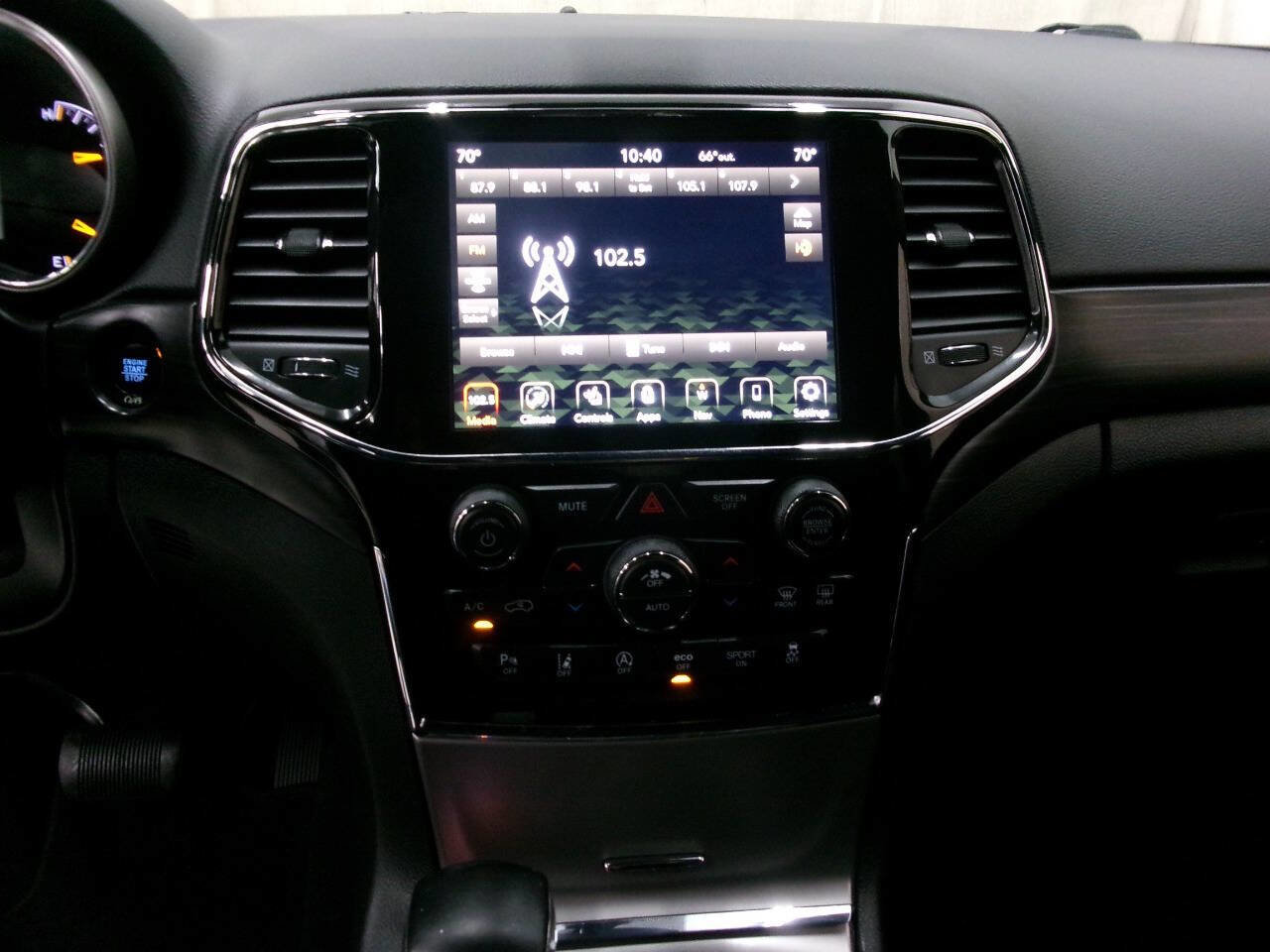 Used 2021 Jeep Grand Cherokee Laredo X image 29