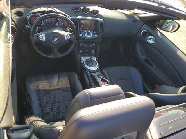 Used 2017 Nissan 370Z Touring image 15