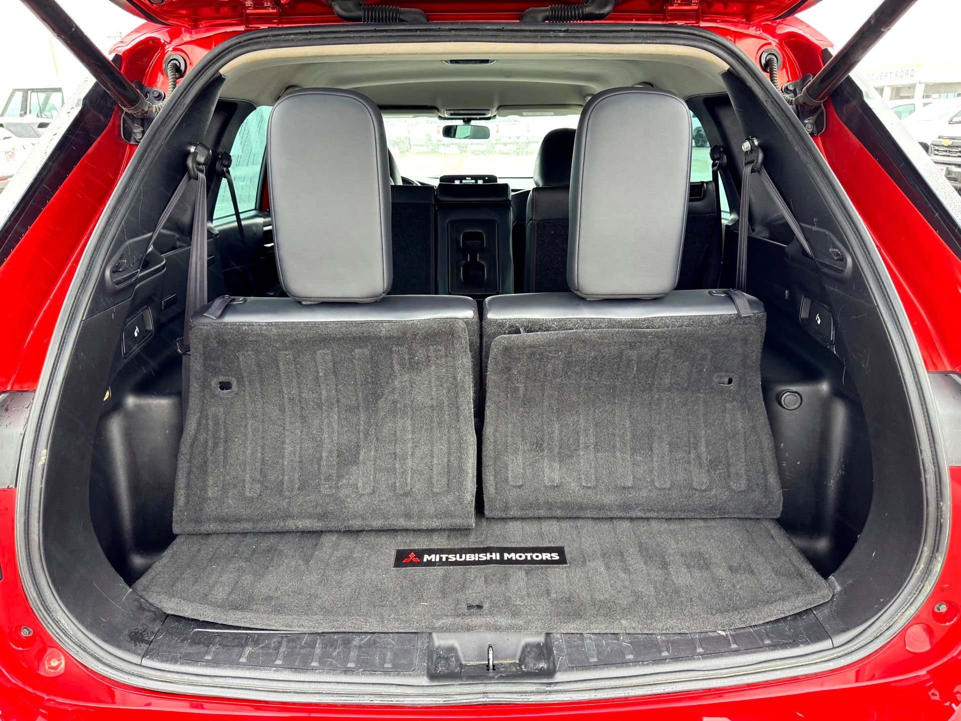 Used 2022 Mitsubishi Outlander SE image 8