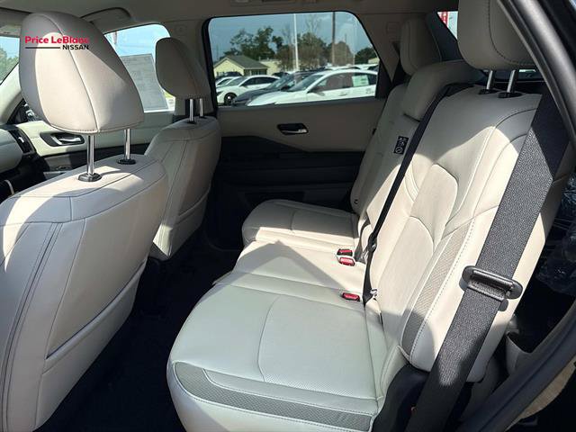New 2026 Nissan Pathfinder SL FWD image 8