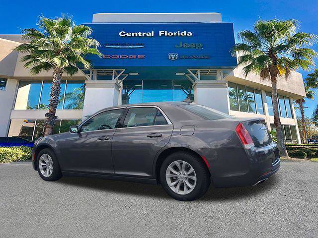 Certified 2022 Chrysler 300 Touring RWD image 7