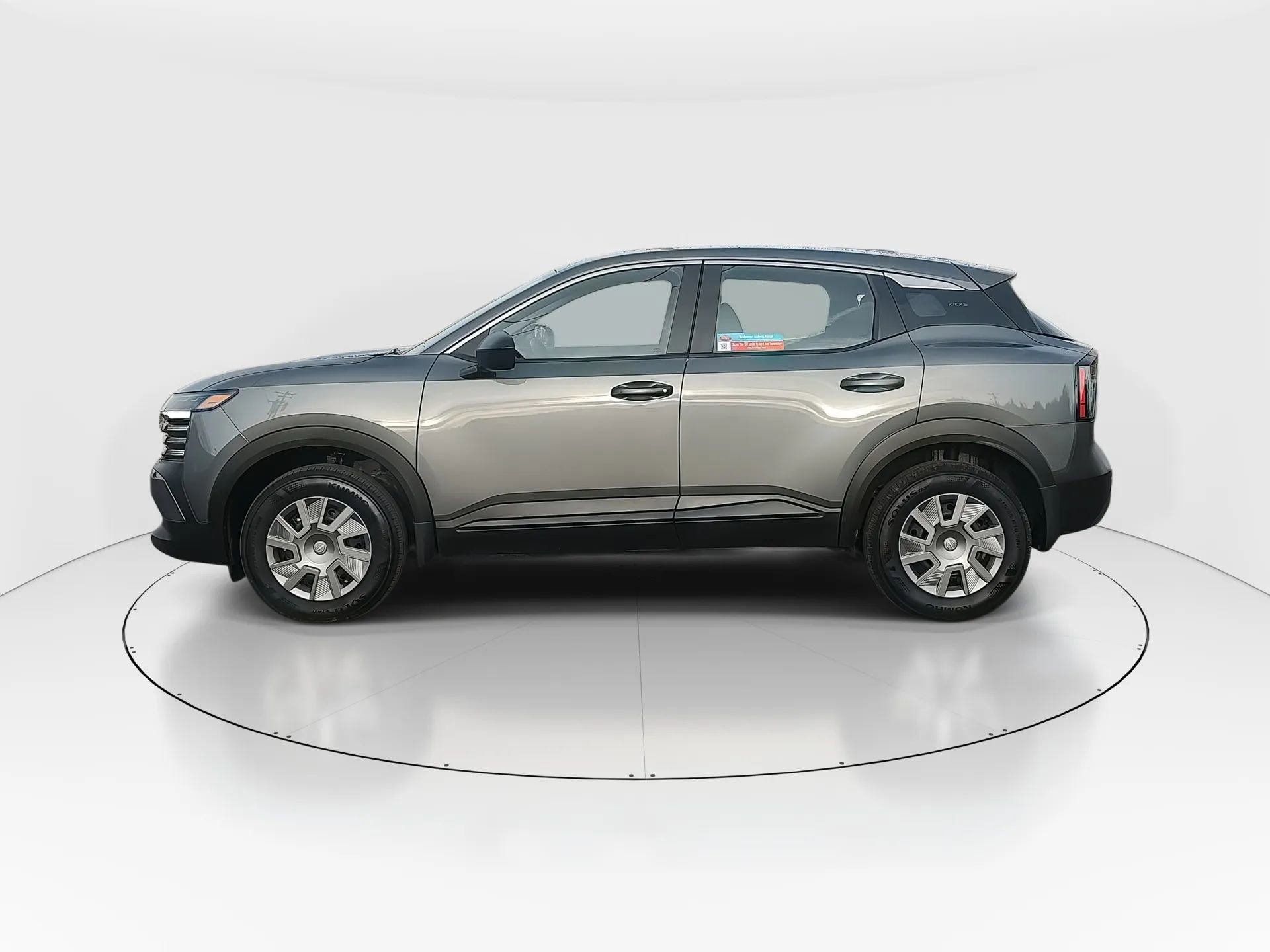 Used 2025 Nissan Kicks S image 5