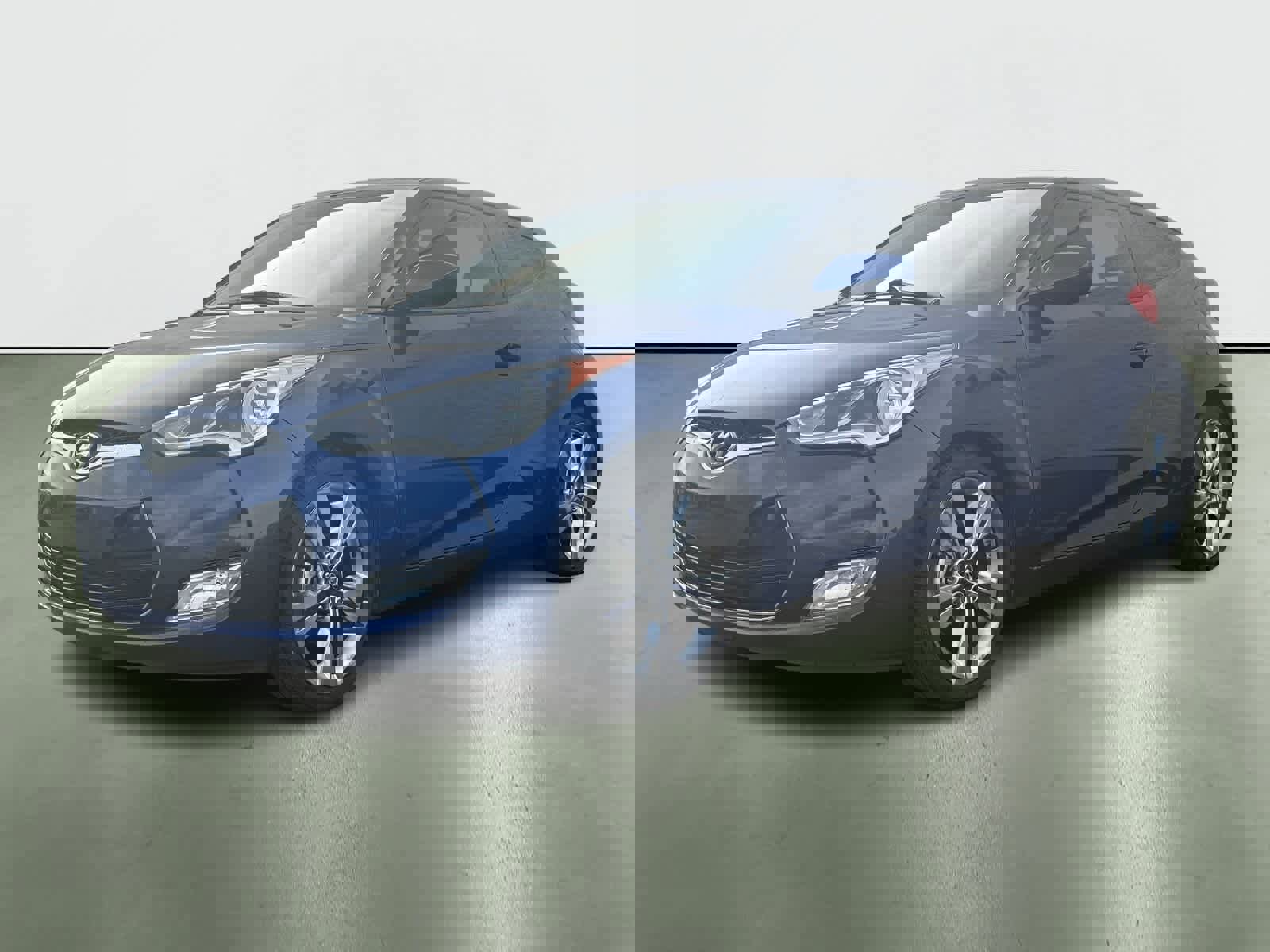 Used 2017 Hyundai Veloster Value Edition image 2