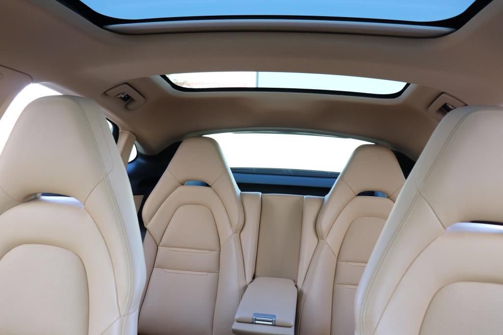 Used 2018 Porsche Panamera 4 image 61