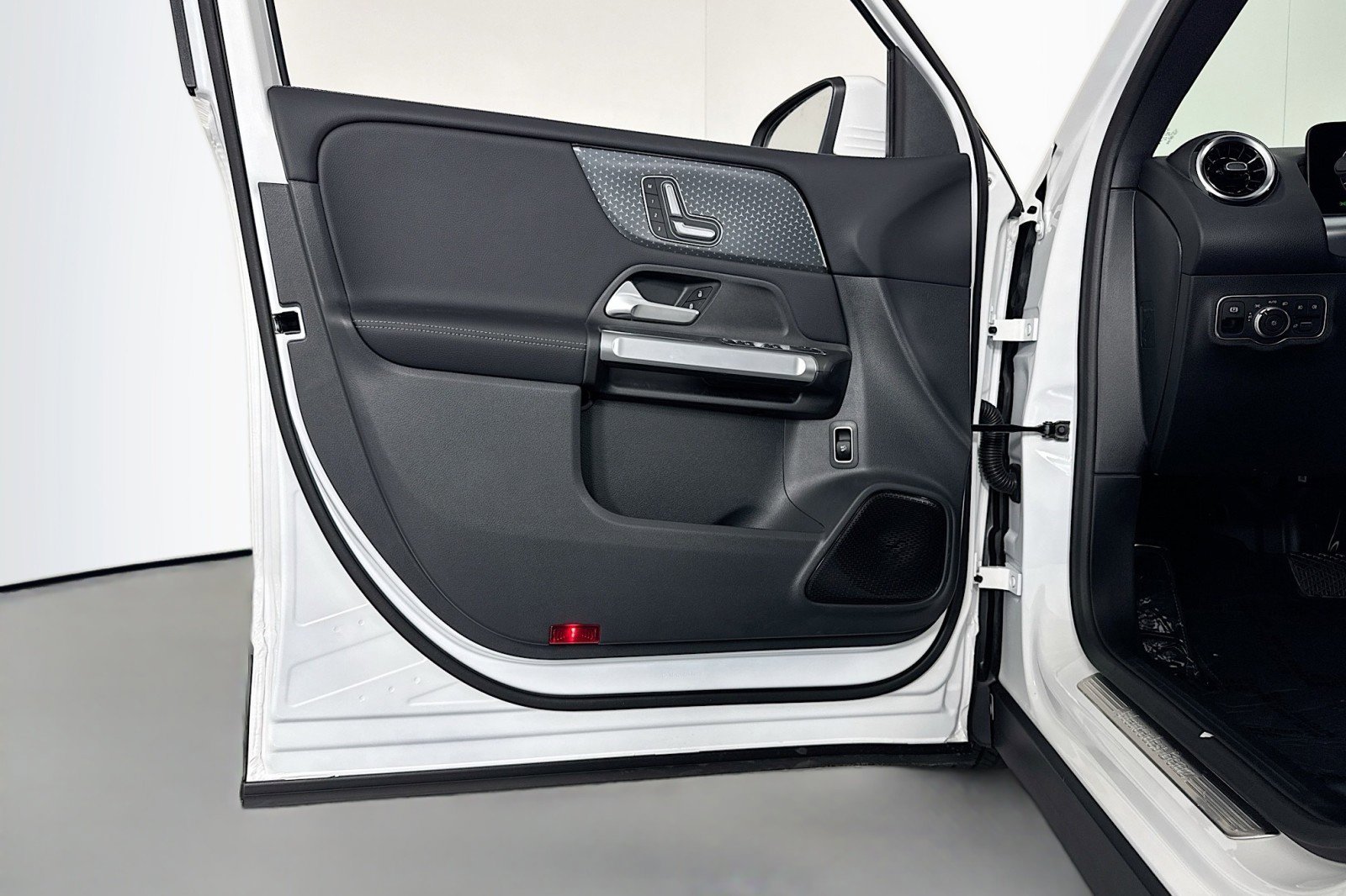 New 2026 Mercedes-Benz GLB 250 image 20