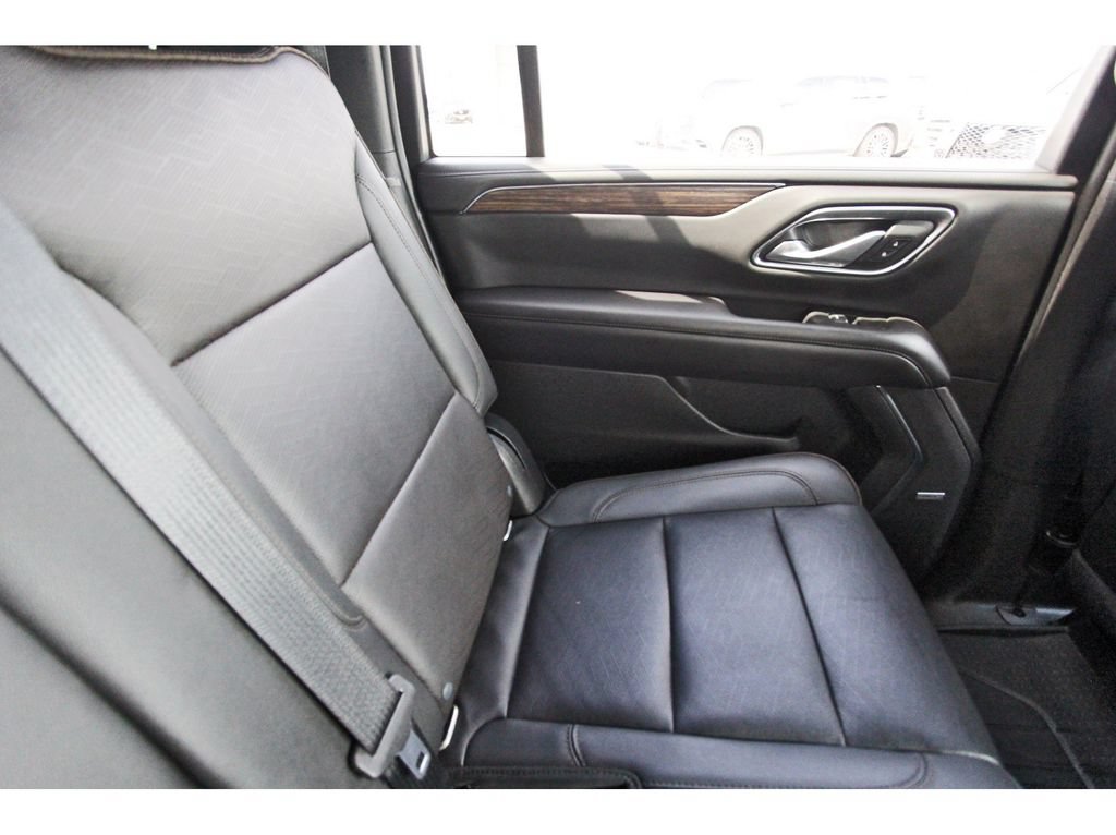 Used 2021 Chevrolet Suburban High Country w/ Premium Package AWD/4WD image 11