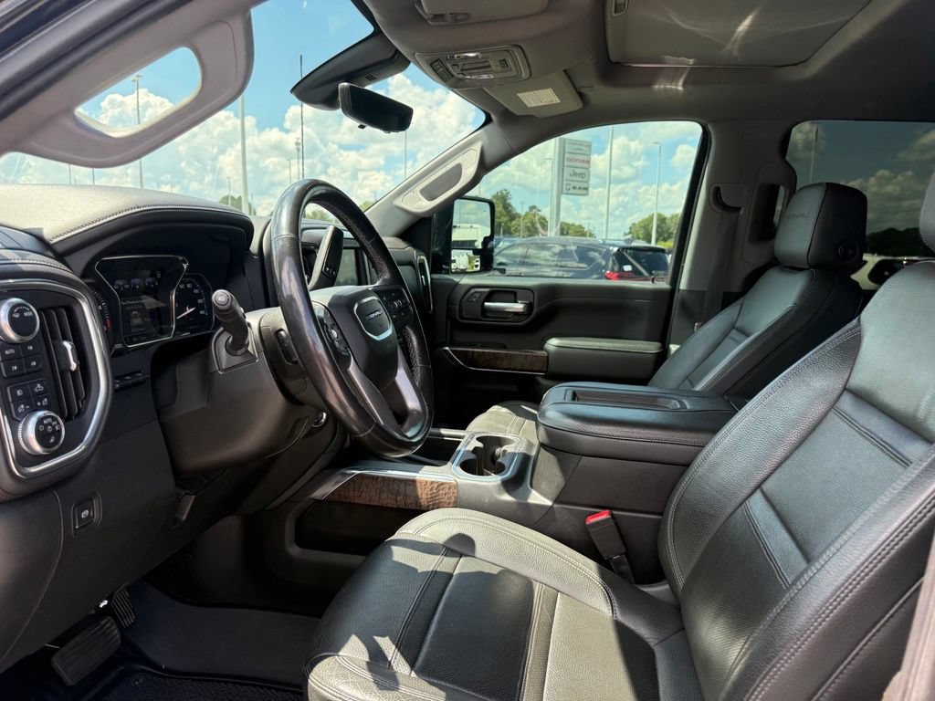 Used 2021 GMC Sierra 2500 Denali w/ Denali Black Diamond Edition AWD/4WD image 4