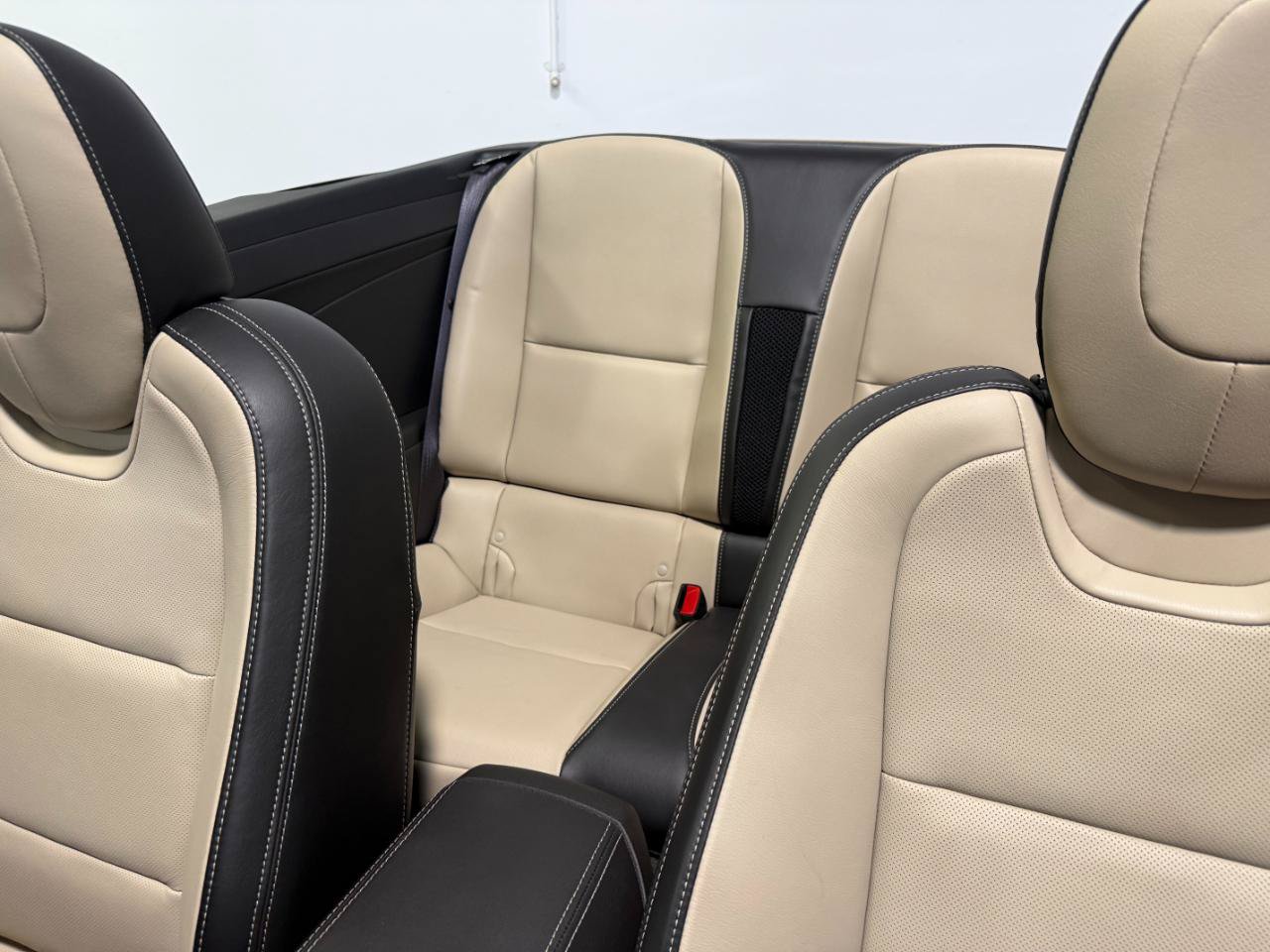 Used 2015 Chevrolet Camaro LT RWD image 20