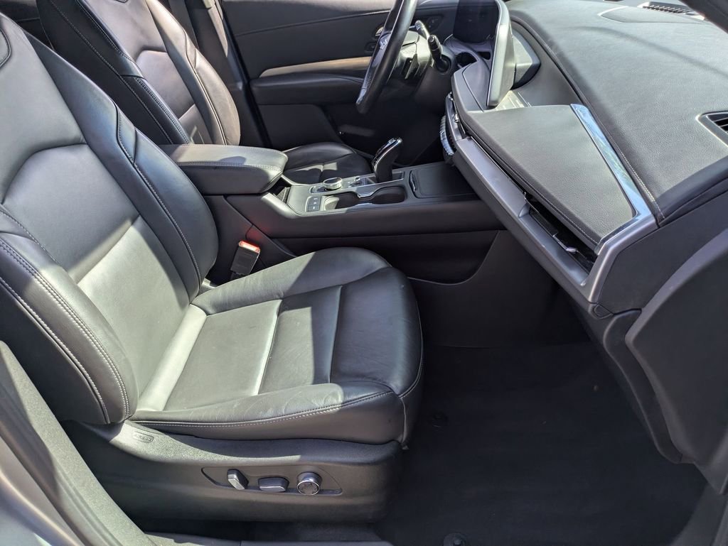 Used 2024 Cadillac XT4 Premium Luxury image 29