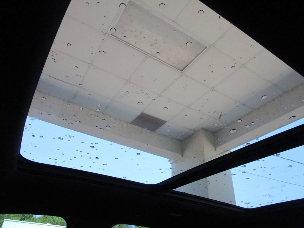 Used 2024 Chevrolet Traverse RS image 26