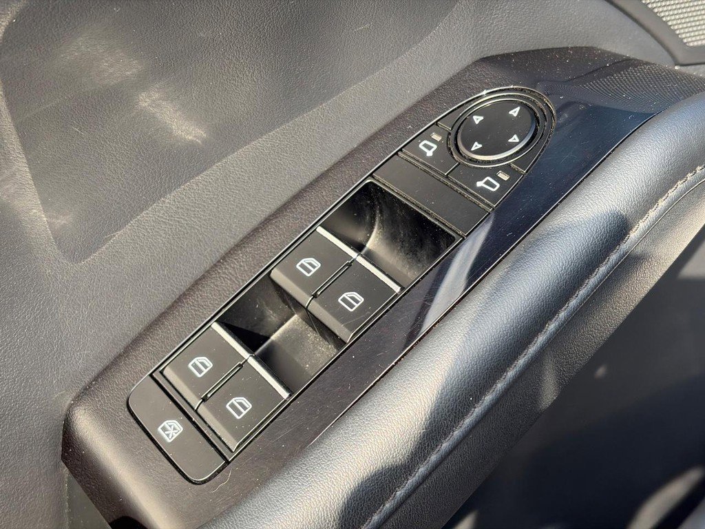 Used 2022 MAZDA MAZDA3 s FWD image 21