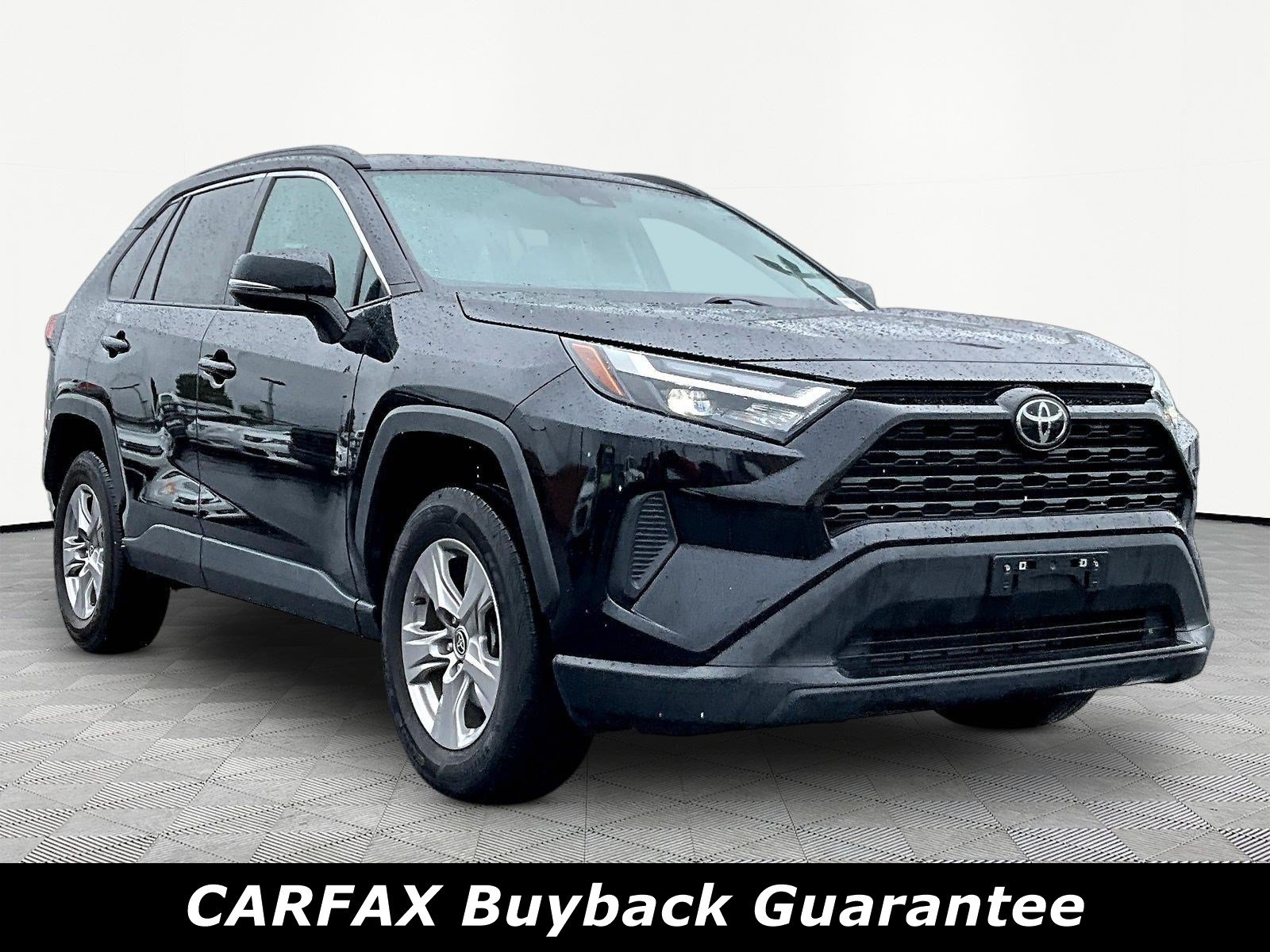 Used 2022 Toyota RAV4 XLE AWD/4WD image 3