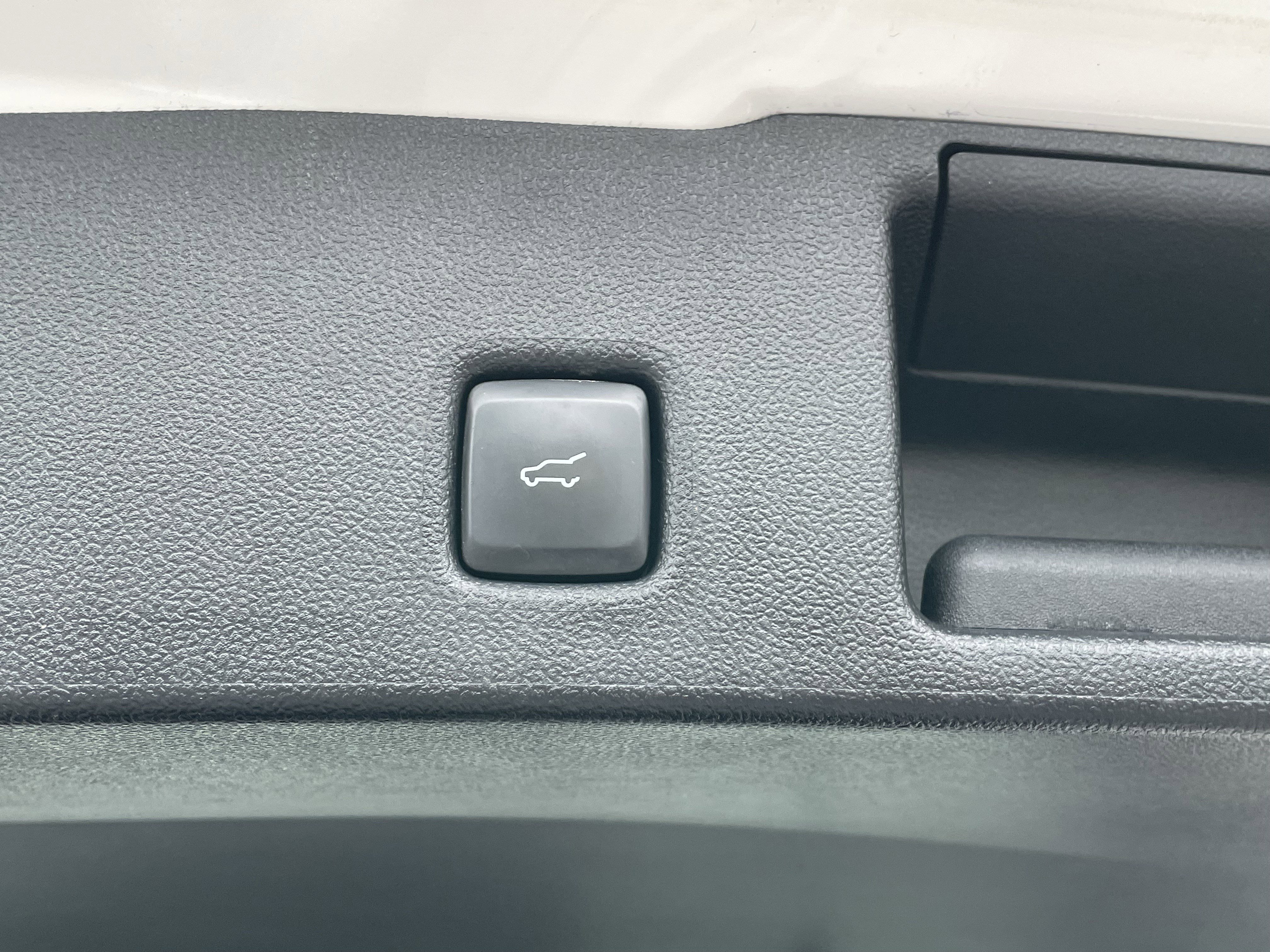 Used 2024 Ford Escape Platinum image 7