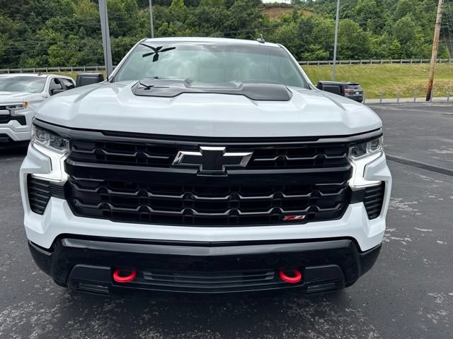 Used 2024 Chevrolet Silverado 1500 LT Trail Boss w/ Convenience Package II AWD/4WD image 2