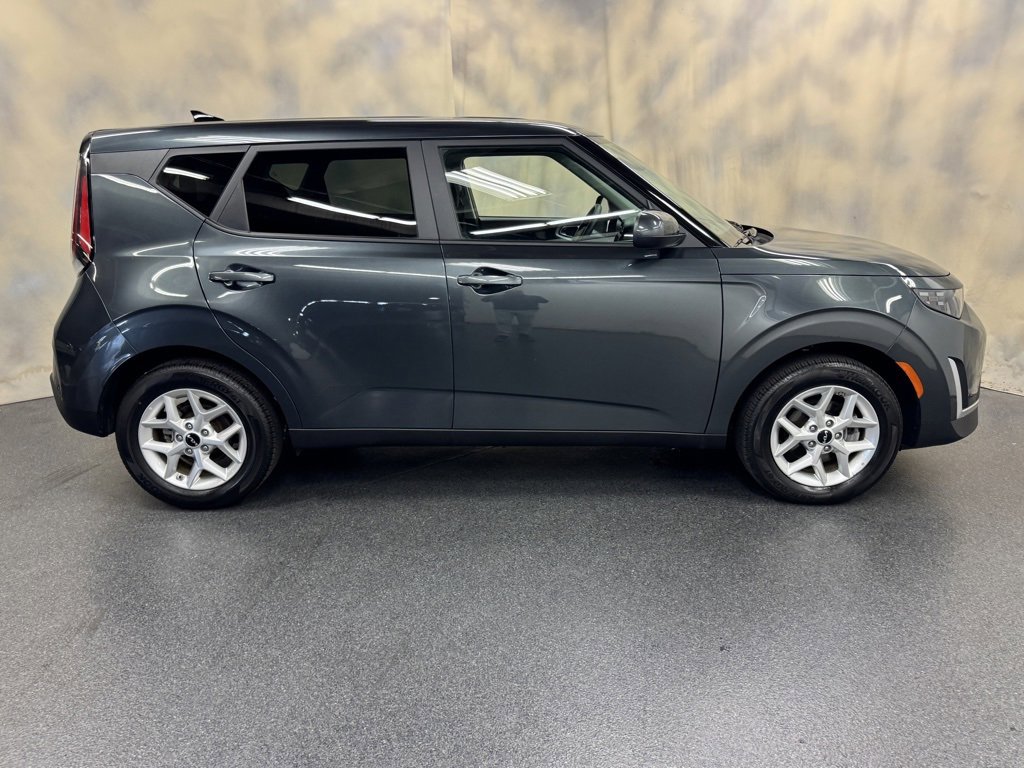 Used 2025 Kia Soul LX w/ LX Technology Package image 9