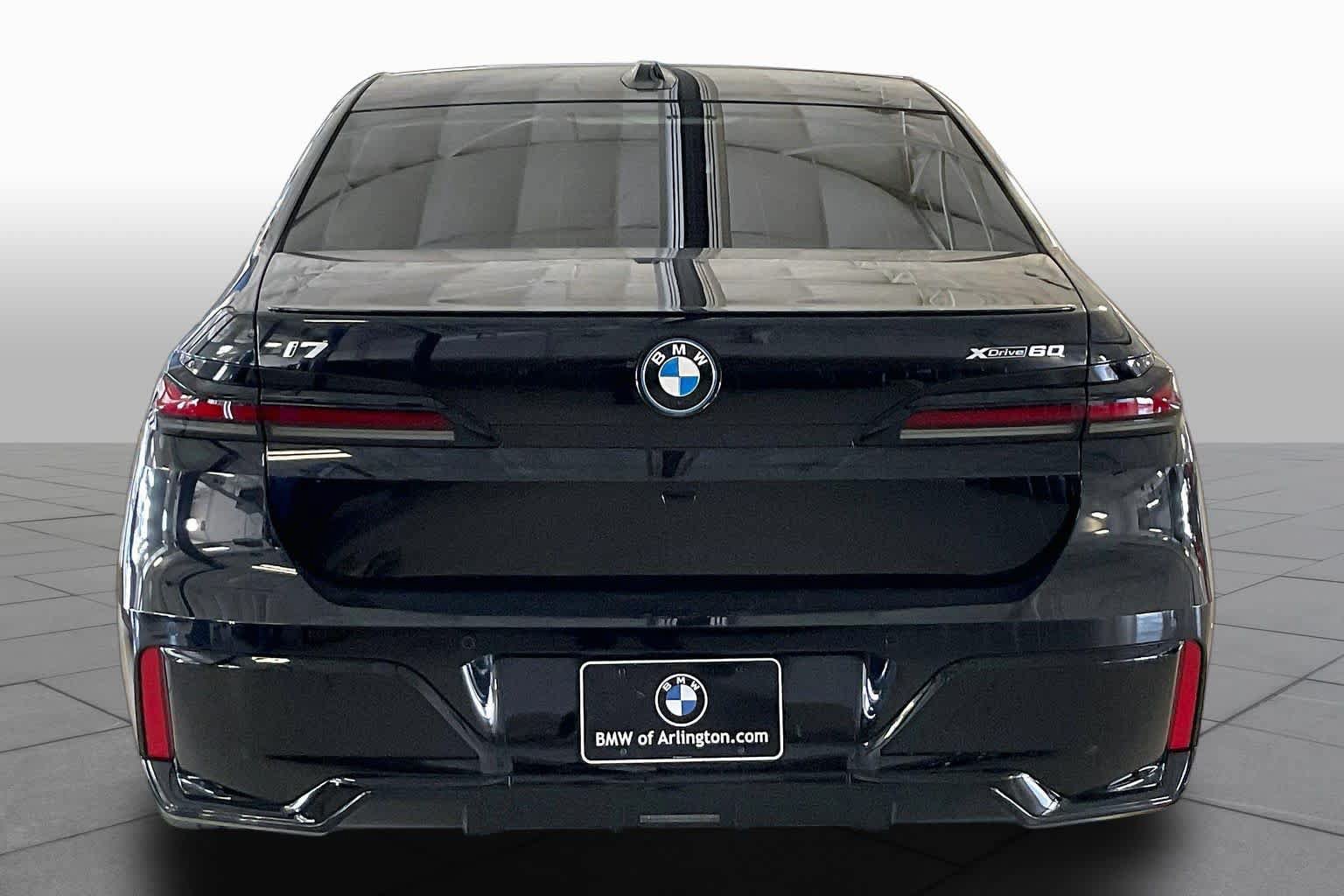 Used 2024 BMW i7 xDrive60 w/ Executive Package AWD/4WD image 4