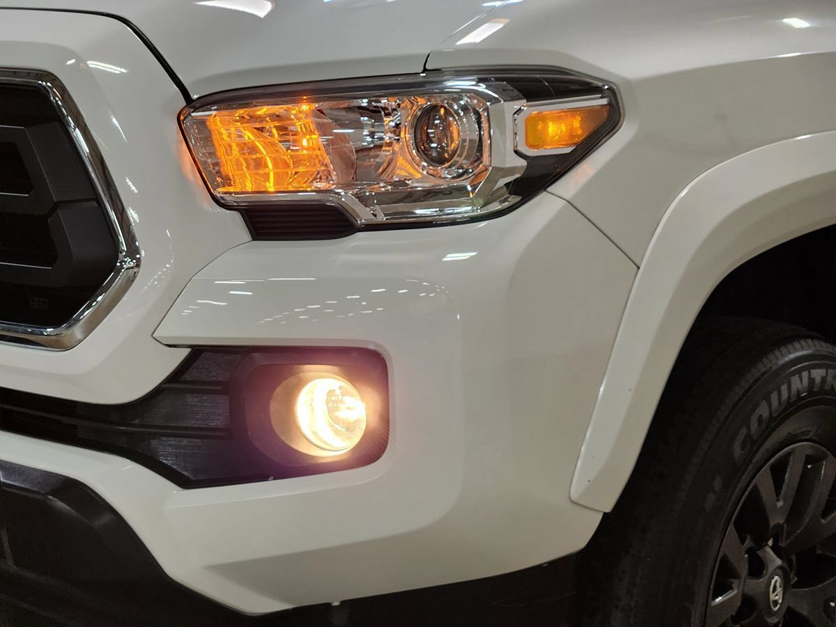 Used 2022 Toyota Tacoma SR5 RWD image 14