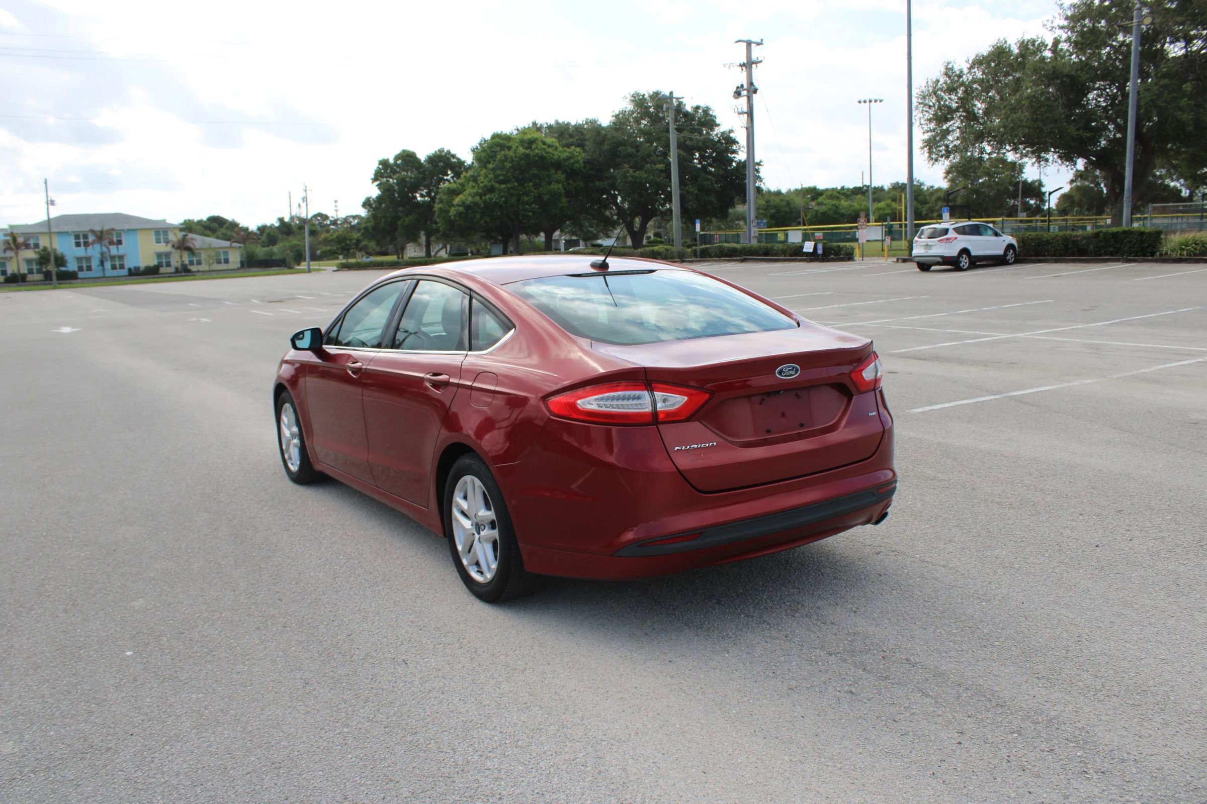 Used 2015 Ford Fusion SE FWD image 4