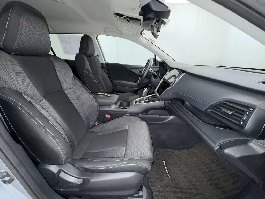 Used 2024 Subaru Outback Premium AWD/4WD image 18