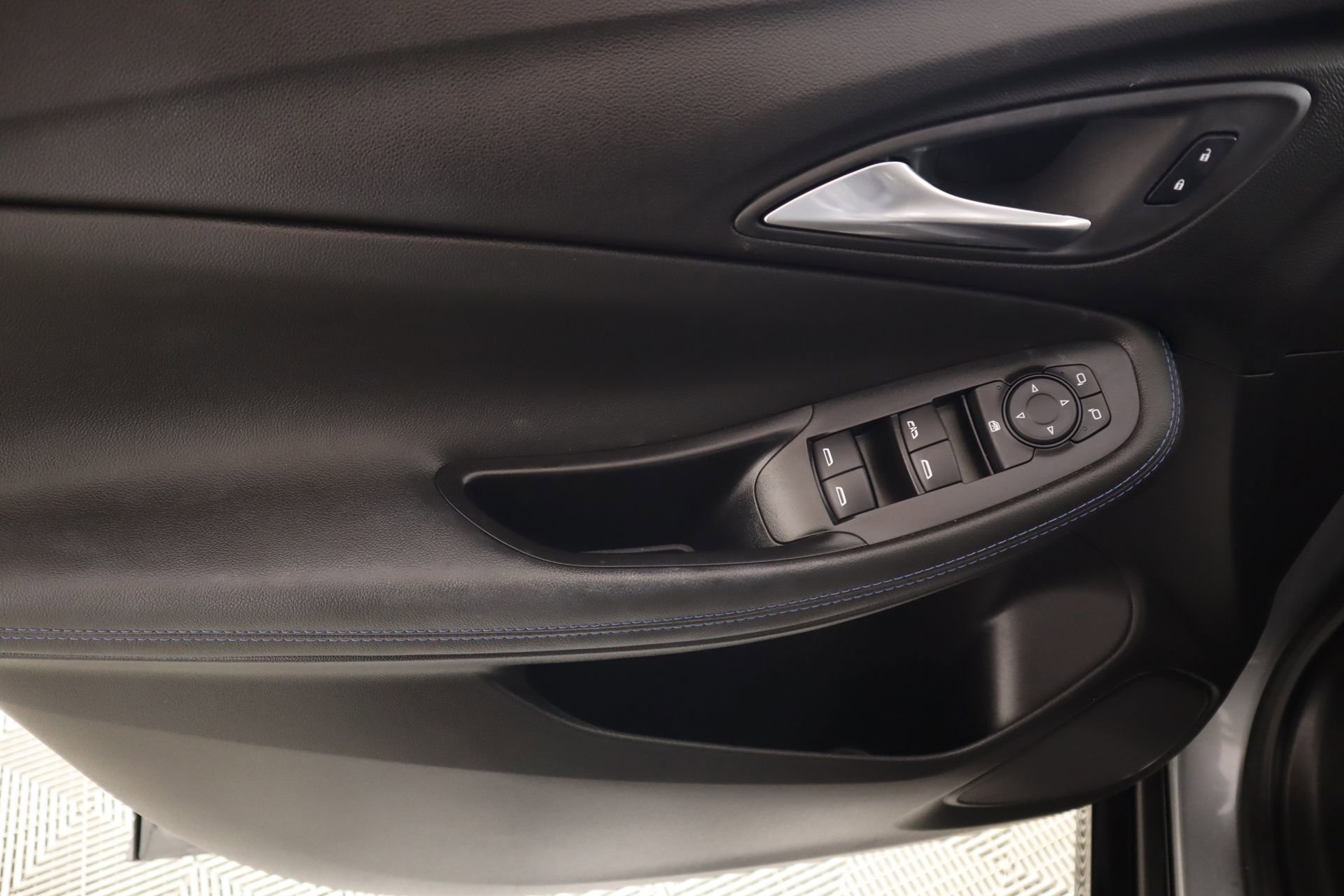 Used 2025 Buick Encore GX Sport Touring w/ Advanced Technology Package image 15