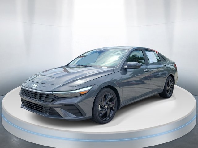 Used 2026 Hyundai Elantra Sport FWD image 2