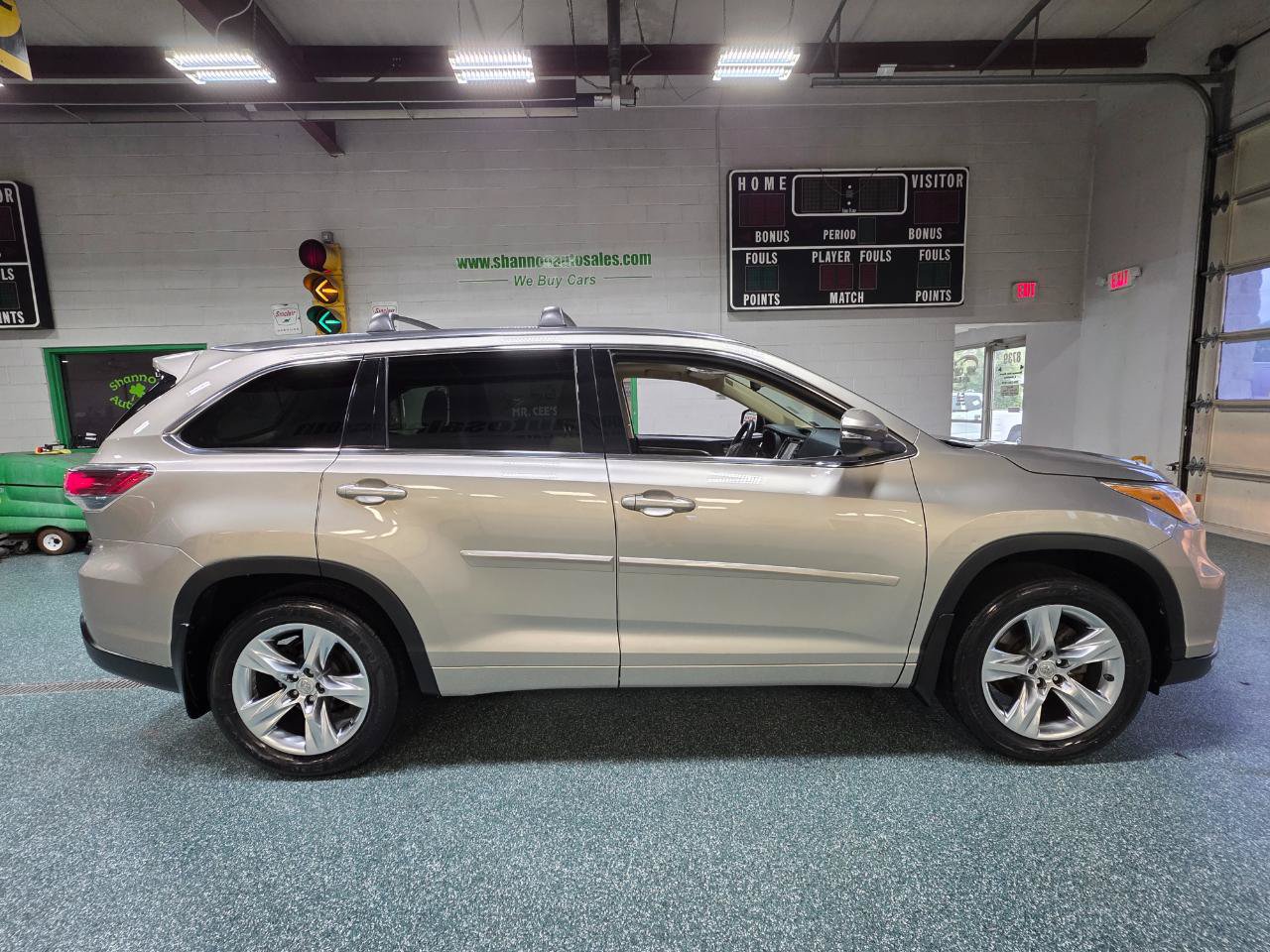 Used 2015 Toyota Highlander Limited AWD/4WD image 5