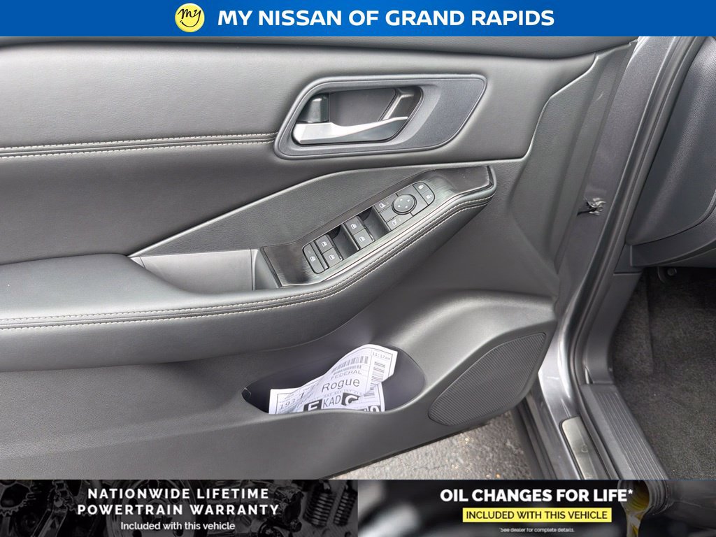New 2026 Nissan Rogue Dark Armor AWD/4WD image 11