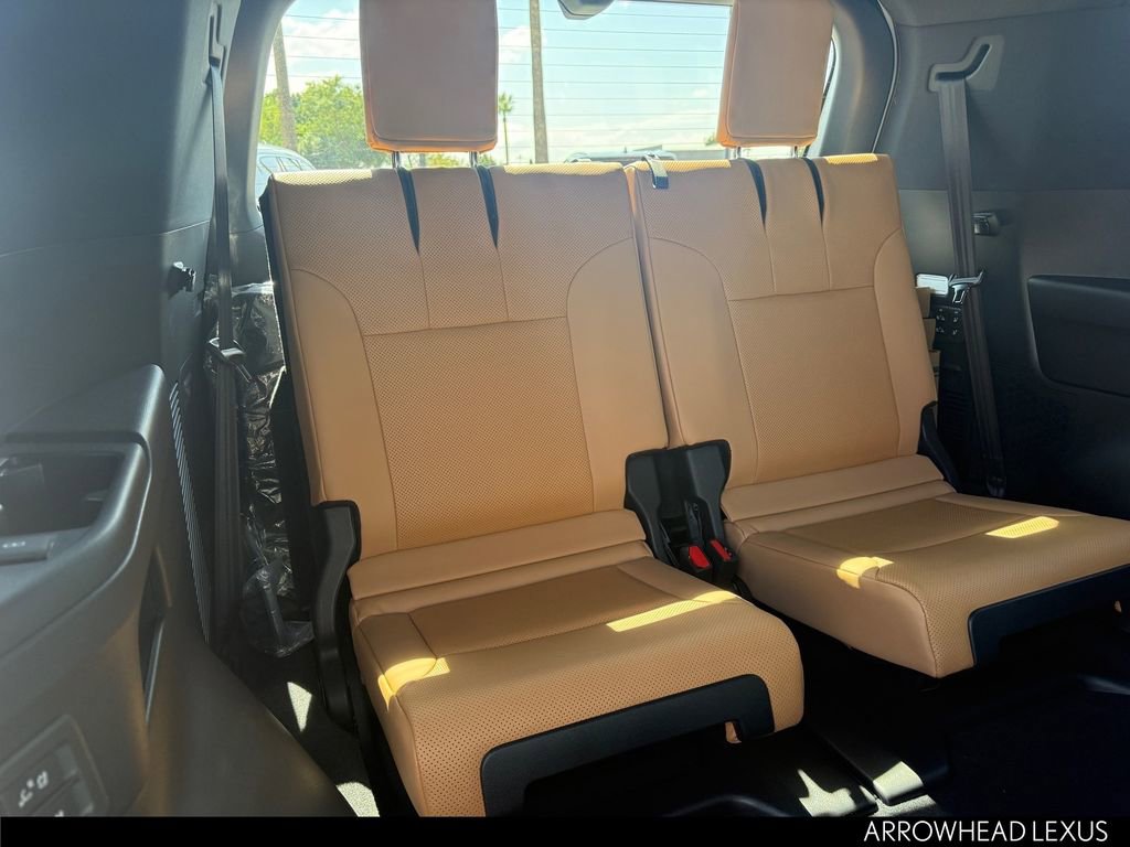 New 2026 Lexus LX 600 4WD w/ Luxury Package image 30