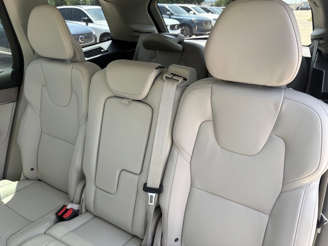 New 2026 Volvo XC90 B6 Ultra w/ Protection Package image 20