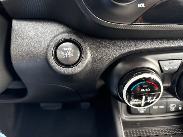 Certified 2025 Hyundai Venue Limited FWD image 32