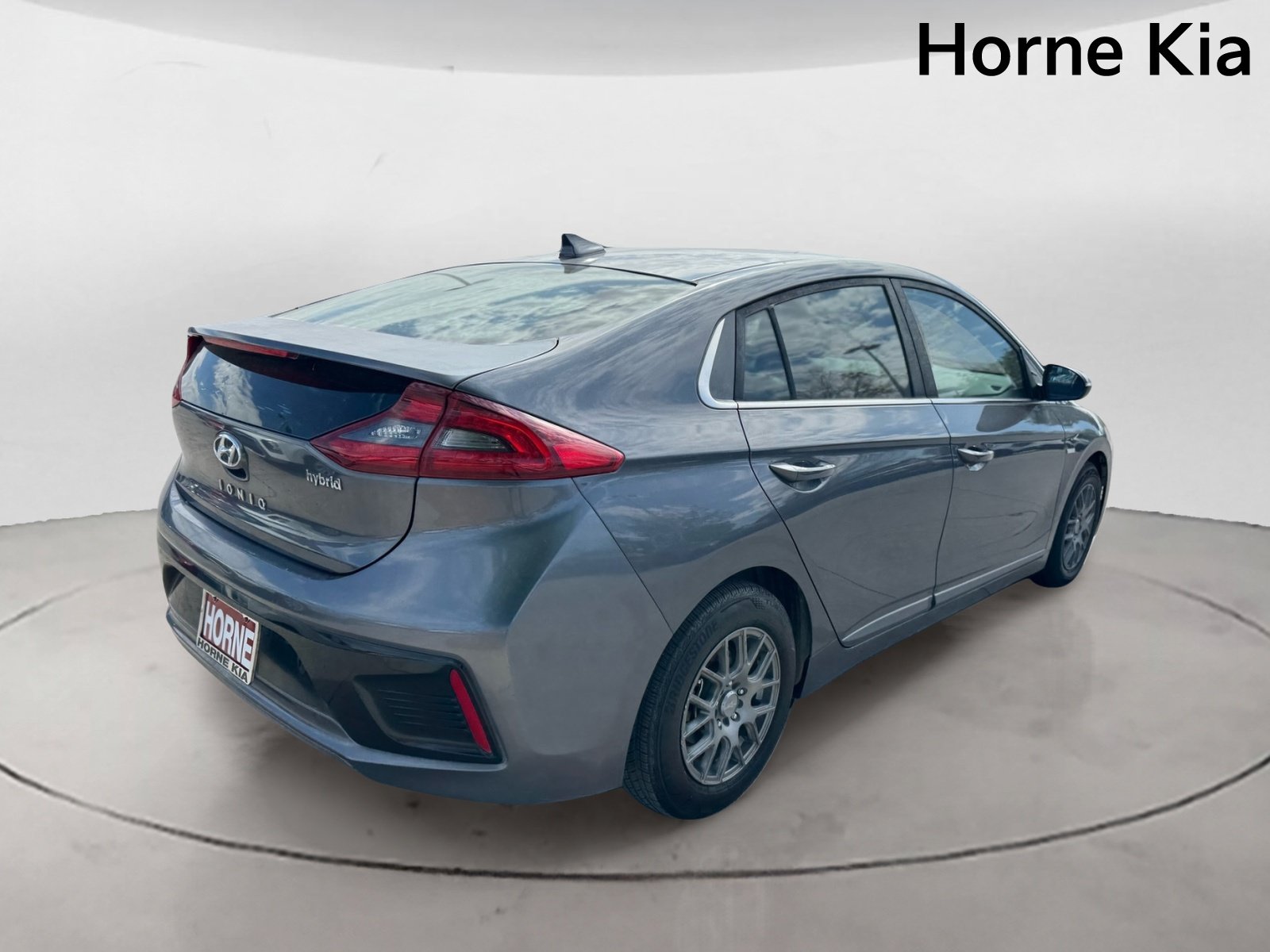 Used 2018 Hyundai Ioniq SEL FWD image 4