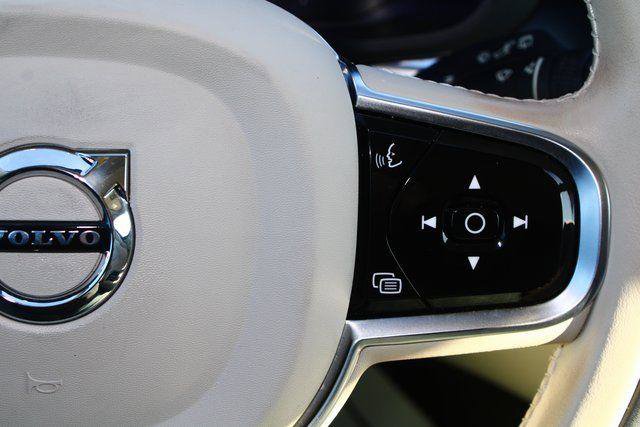 Used 2023 Volvo XC60 T8 Core image 15