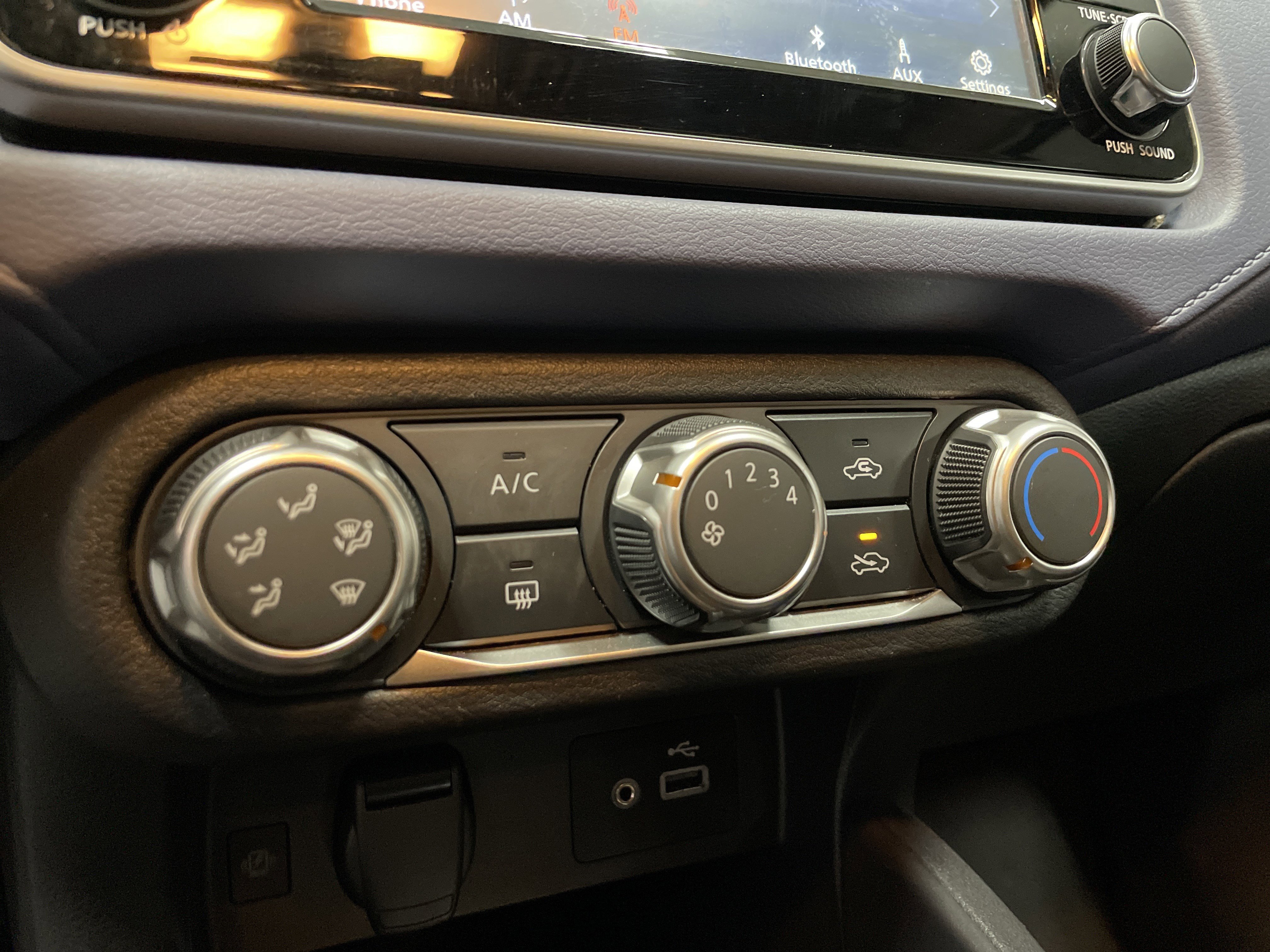 Used 2024 Nissan Versa SV w/ Trunk Package image 8