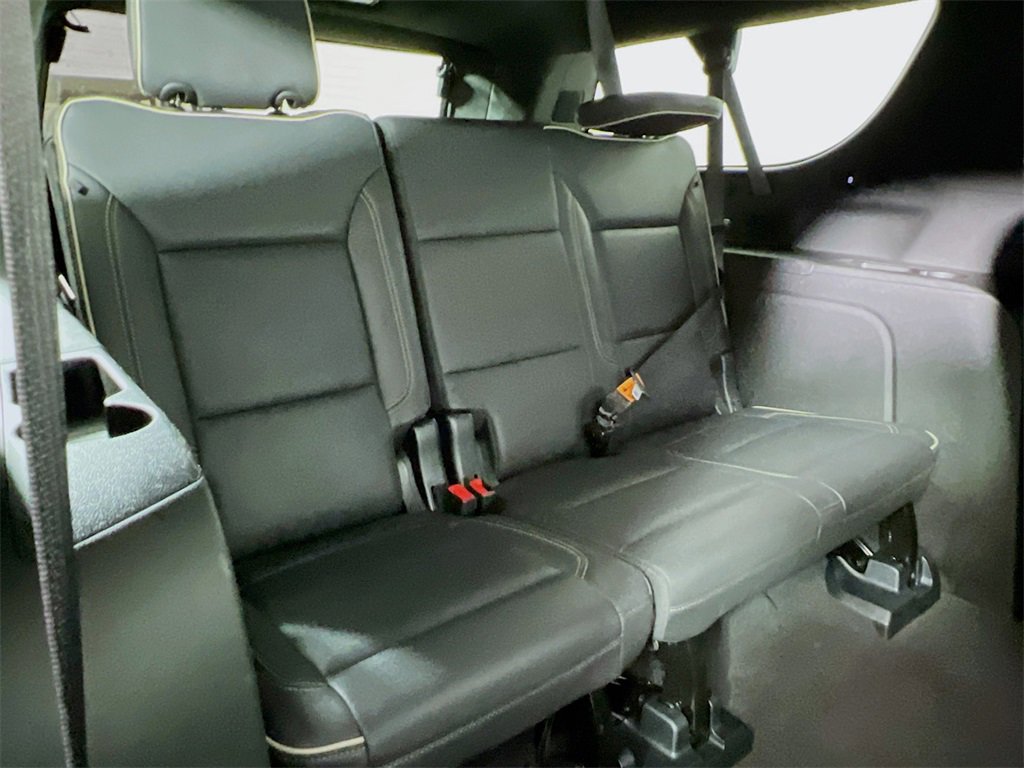 Used 2023 Chevrolet Suburban Premier image 24