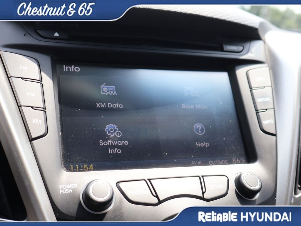 Used 2016 Hyundai Veloster FWD image 29