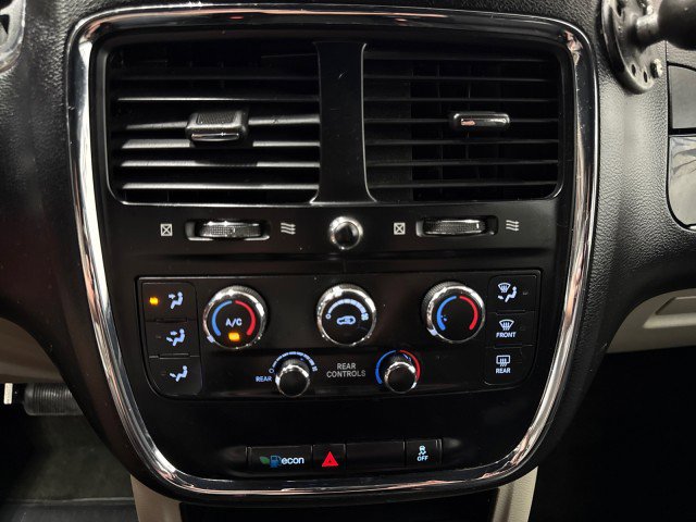 Used 2017 Dodge Grand Caravan SXT w/ Rear Park Assist Package FWD image 20