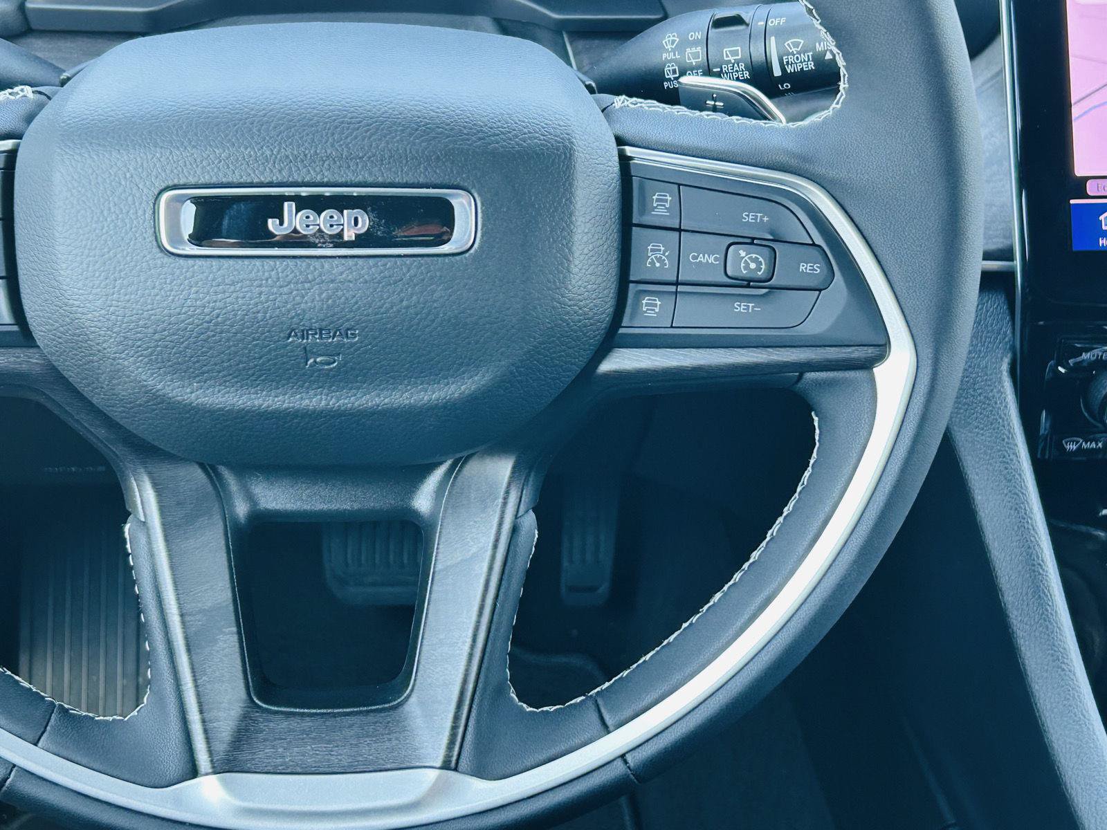 New 2025 Jeep Grand Cherokee Limited AWD/4WD image 20