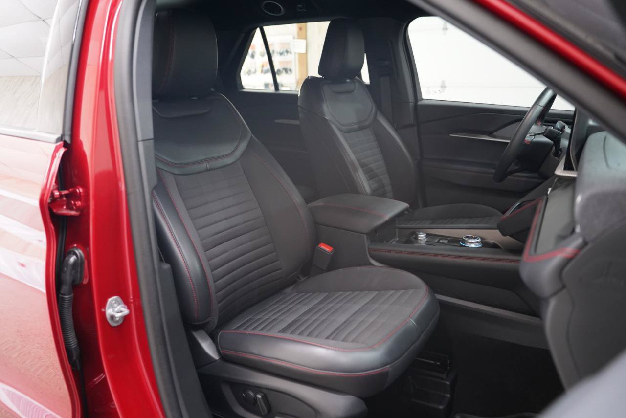 Used 2026 Ford Explorer ST-Line w/ ST-Line Street Pack RWD image 30
