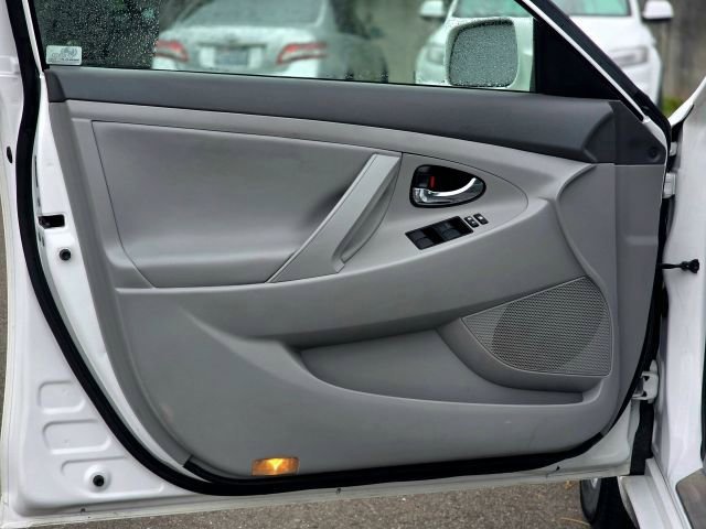 Used 2009 Toyota Camry Hybrid image 25