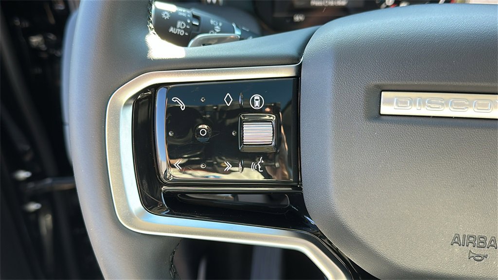 Used 2024 Land Rover Discovery Sport S image 13