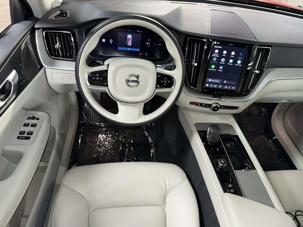 Used 2024 Volvo XC60 T8 Plus w/ Protection Package Premier image 4