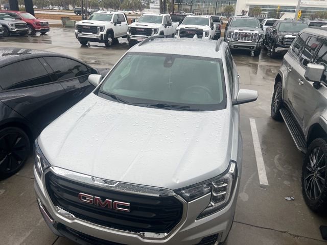 Used 2022 GMC Terrain SLE w/ Driver Convenience Package image 9