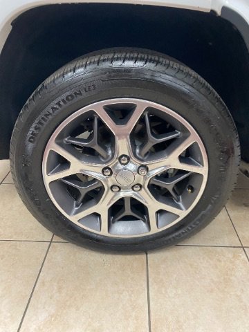 Used 2020 Jeep Grand Cherokee Overland RWD image 34