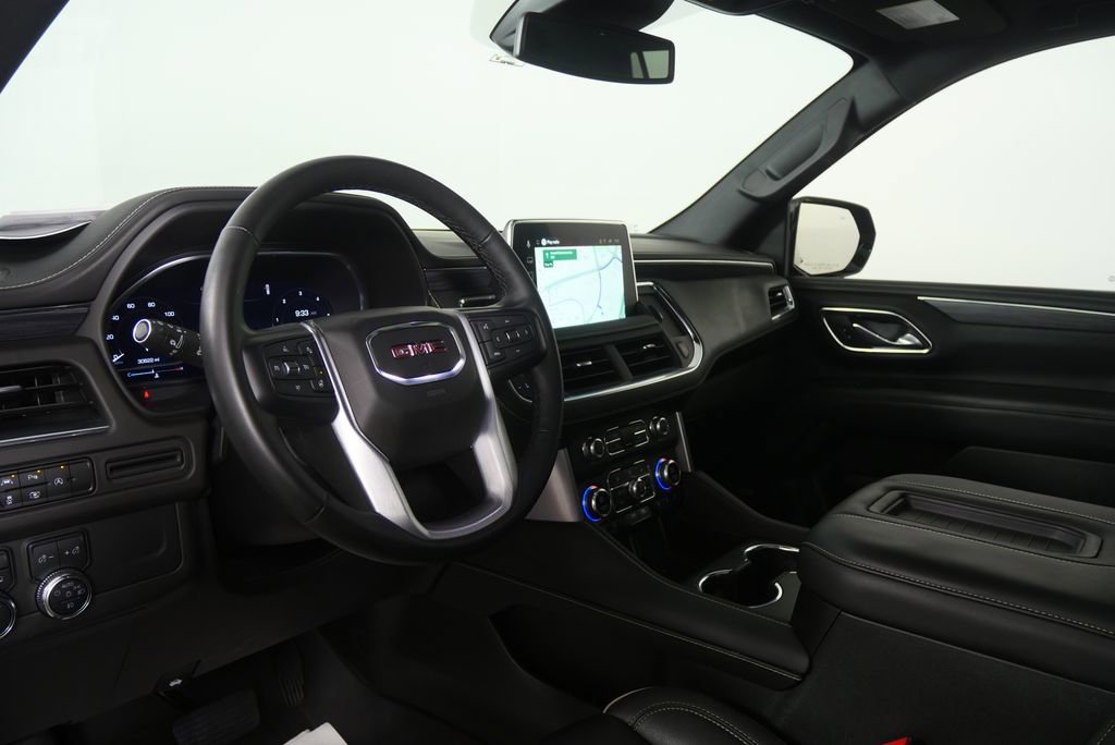 Used 2023 GMC Yukon SLT w/ SLT Premium Package image 12