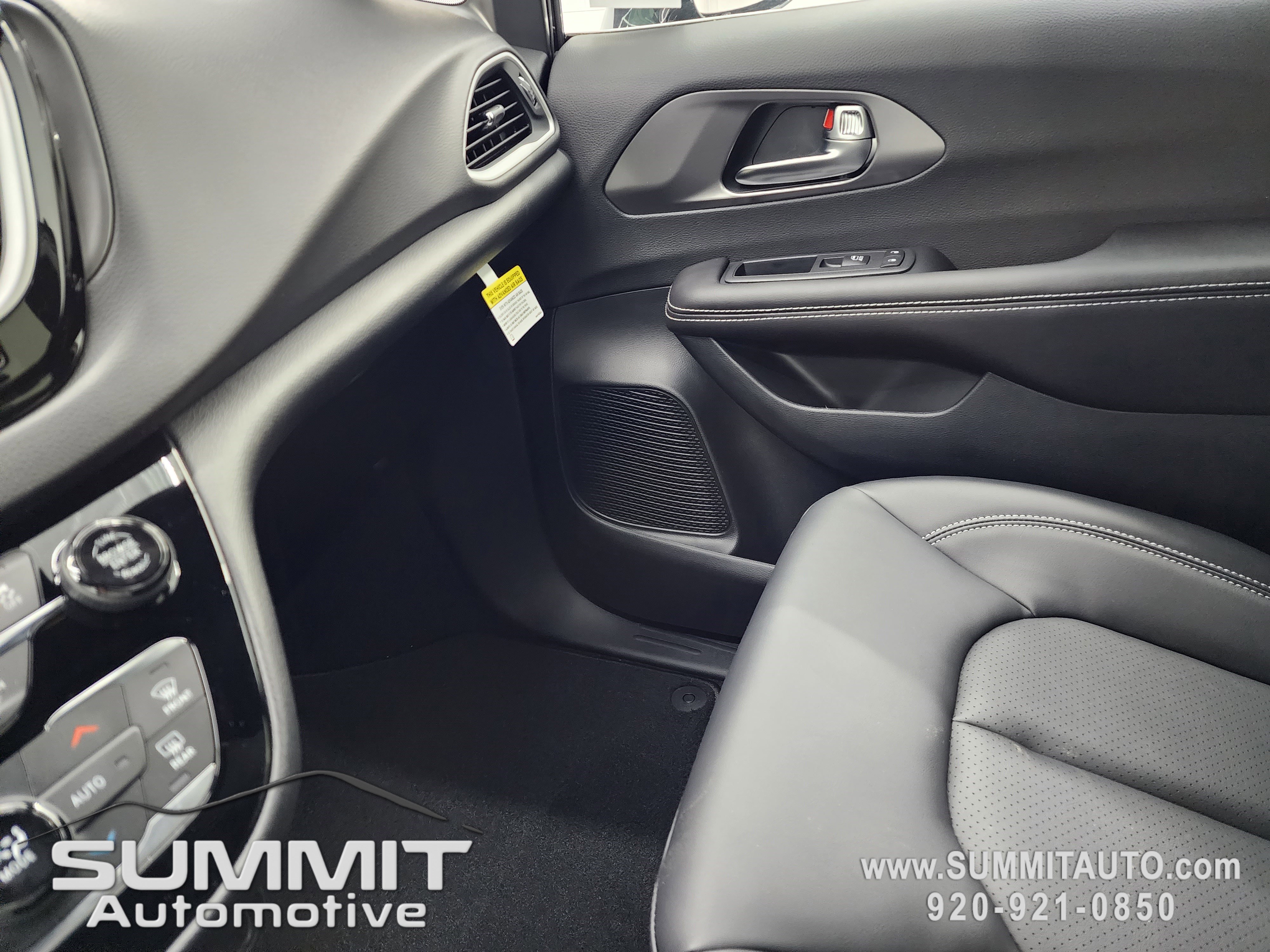 New 2026 Chrysler Voyager LX image 13